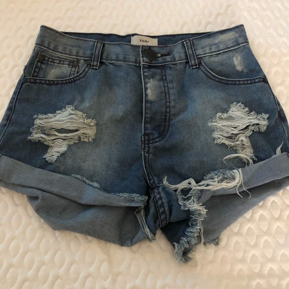 TOBI shorts size 6